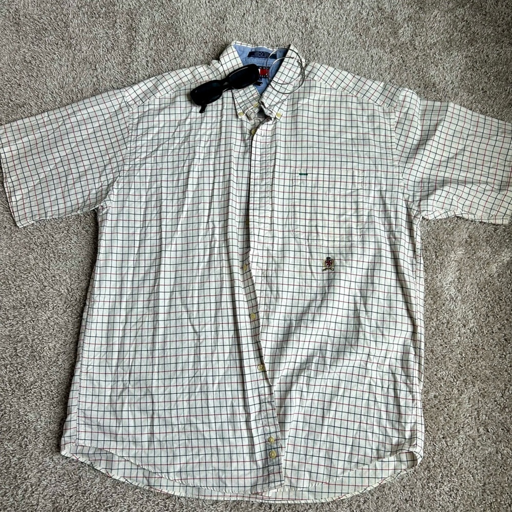 TOMMY BUTTON UP